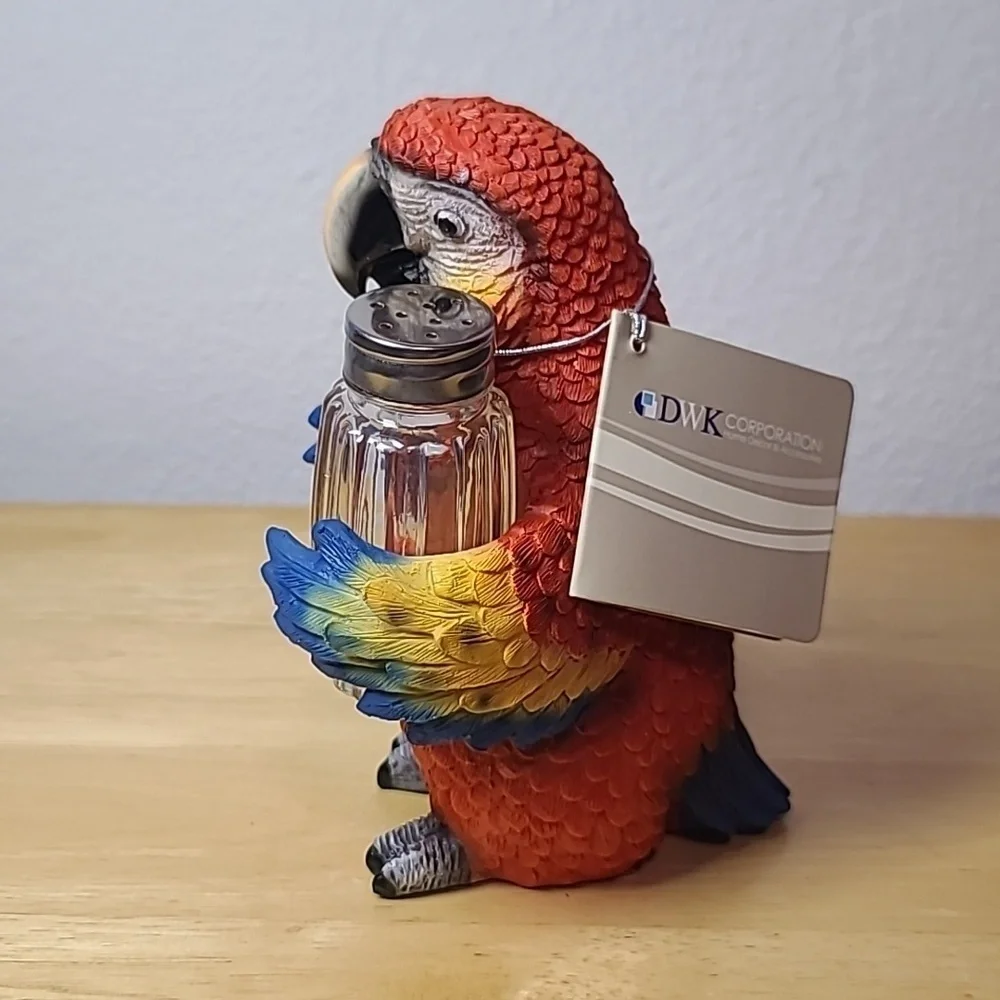 Tasty Crackers salt and pepper shaker holers